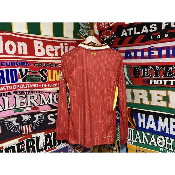 Liverpool | Men’s Large Long-Sleeve Jersey - Picture 7 of 7